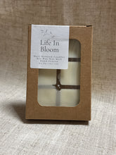 Load image into Gallery viewer, Life in Bloom - Soy Wax Melt
